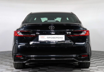 Подержанный автомобиль Toyota Camry Sedan 2025 года (6 фото)