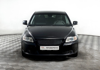 Подержанный автомобиль Volvo S40 2010 года (2 фото)