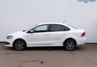 Подержанный автомобиль Volkswagen Polo Sedan 2014 года (8 фото)