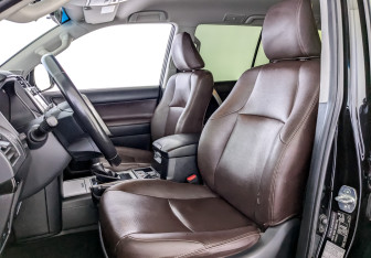 Подержанный автомобиль Toyota Land Cruiser Prado 2018 года (19 фото)