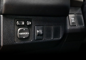 Подержанный автомобиль Toyota RAV4 2015 года (27 фото)