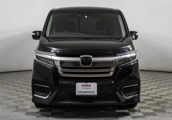 Подержанный автомобиль Honda Stepwgn 2021 года (2 фото)