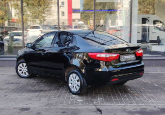 Подержанный автомобиль Kia Rio Sedan 2012 года (6 фото)