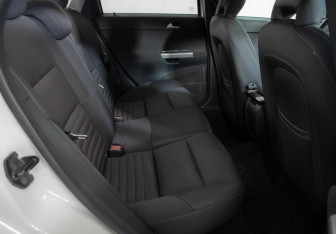 Подержанный автомобиль Volvo S40 2011 года (10 фото)