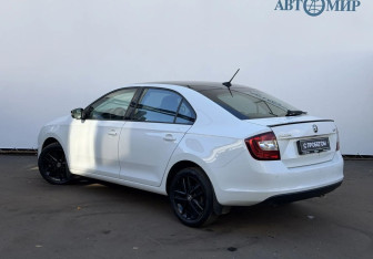 Подержанный автомобиль Skoda Rapid Liftback 2019 года (7 фото)