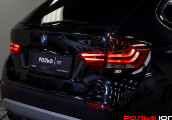 Подержанный автомобиль BMW X1 2012 года (19 фото)