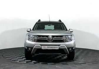 Подержанный автомобиль Renault Duster 2017 года (2 фото)