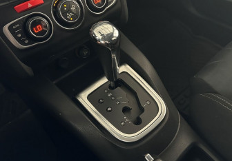 Подержанный автомобиль Citroen C4 Hatchback 2011 года (17 фото)