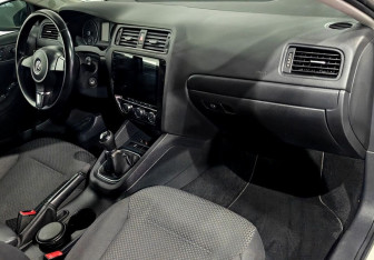 Подержанный автомобиль Volkswagen Jetta Sedan 2014 года (11 фото)