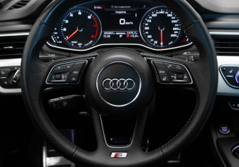 Подержанный автомобиль Audi A5 Liftback 2019 года (10 фото)
