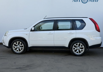 Подержанный автомобиль Nissan X-Trail 2012 года (8 фото)