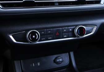 Подержанный автомобиль BAIC U5 Plus 2023 года (16 фото)