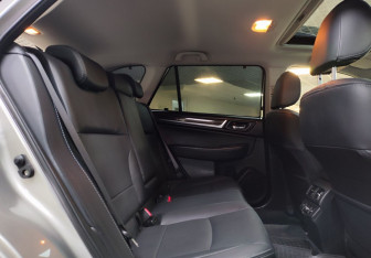 Подержанный автомобиль Subaru Outback Wagon 2018 года (13 фото)