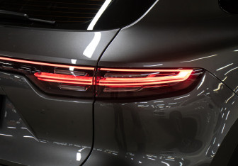 Подержанный автомобиль Porsche Cayenne 2019 года (25 фото)