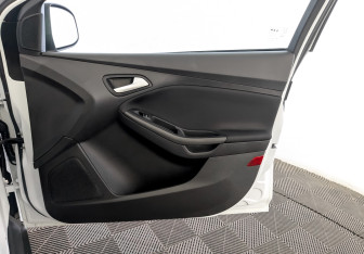 Подержанный автомобиль Ford Focus Hatchback 2018 года (24 фото)