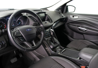 Подержанный автомобиль Ford Kuga 2018 года (9 фото)