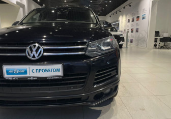 Подержанный автомобиль Volkswagen Touareg 2014 года (9 фото)