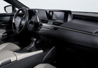 Подержанный автомобиль Lexus ES 2019 года (9 фото)