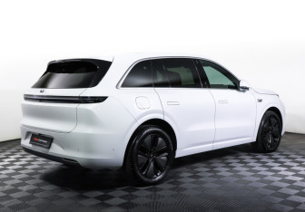 Подержанный автомобиль LiXiang L6 2024 года (5 фото)