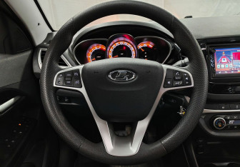 Подержанный автомобиль LADA (ВАЗ) Vesta Wagon 2019 года (12 фото)