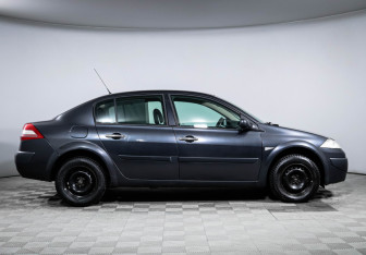 Подержанный автомобиль Renault Megane Sedan 2008 года (4 фото)