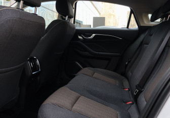 Подержанный автомобиль FAW Bestune B70 2023 года (8 фото)