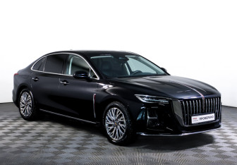 Подержанный автомобиль Hongqi H5 2024 года (3 фото)