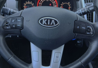 Подержанный автомобиль Kia Ceed Hatchback 2011 года (13 фото)