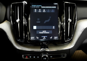 Подержанный автомобиль Volvo XC60 2018 года (26 фото)