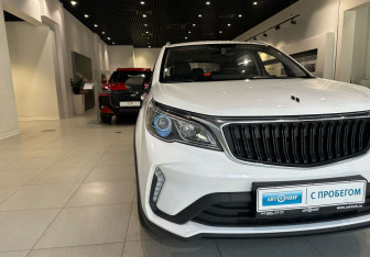 Подержанный автомобиль LIVAN X3Pro 2023 года (8 фото)