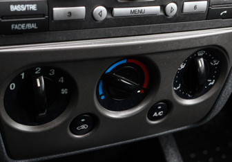 Подержанный автомобиль Ford Fusion 2008 года (14 фото)