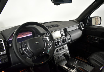 Подержанный автомобиль Land Rover Range Rover 2010 года (53 фото)