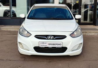 Подержанный автомобиль Hyundai Solaris Sedan 2012 года (2 фото)