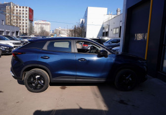 Подержанный автомобиль Omoda C5 2023 года (5 фото)