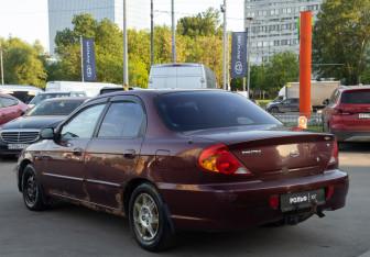 Подержанный автомобиль Kia Spectra Sedan 2006 года (5 фото)