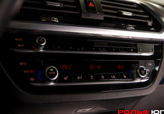 Подержанный автомобиль BMW X3 2018 года (22 фото)