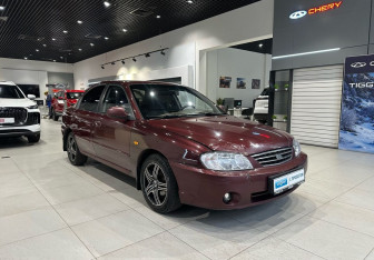 Подержанный автомобиль Kia Spectra Sedan 2007 года (3 фото)