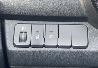 Подержанный автомобиль Kia Rio Hatchback 2015 года (12 фото)