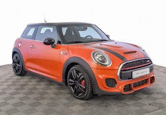 Подержанный автомобиль MINI Hatch 2019 года (3 фото)