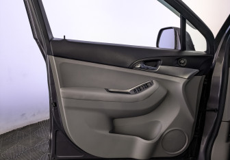 Подержанный автомобиль Chevrolet Orlando 2012 года (19 фото)