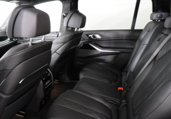 Новый BMW X7 2025 (19 фото)