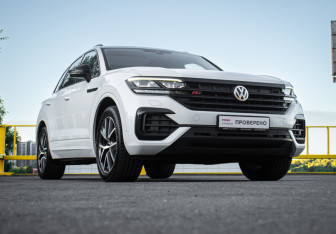 Подержанный автомобиль Volkswagen Touareg 2018 года (3 фото)