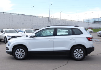 Подержанный автомобиль Skoda Karoq 2022 года (8 фото)