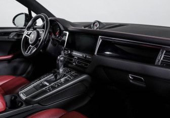 Подержанный автомобиль Porsche Macan 2021 года (9 фото)