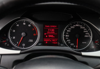 Подержанный автомобиль Audi A4 Sedan 2009 года (20 фото)