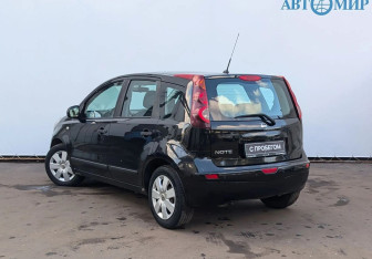 Подержанный автомобиль Nissan Note 2010 года (7 фото)