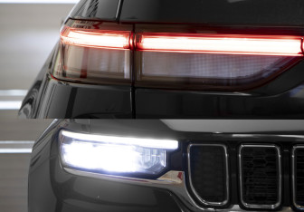 Подержанный автомобиль Jeep Grand Cherokee 2022 года (41 фото)