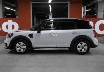 Подержанный автомобиль MINI Countryman 2019 года (8 фото)