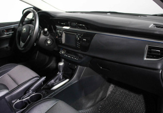 Подержанный автомобиль Toyota Corolla Sedan 2016 года (6 фото)