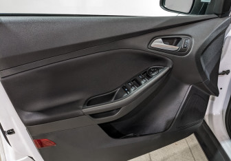 Подержанный автомобиль Ford Focus Hatchback 2018 года (18 фото)